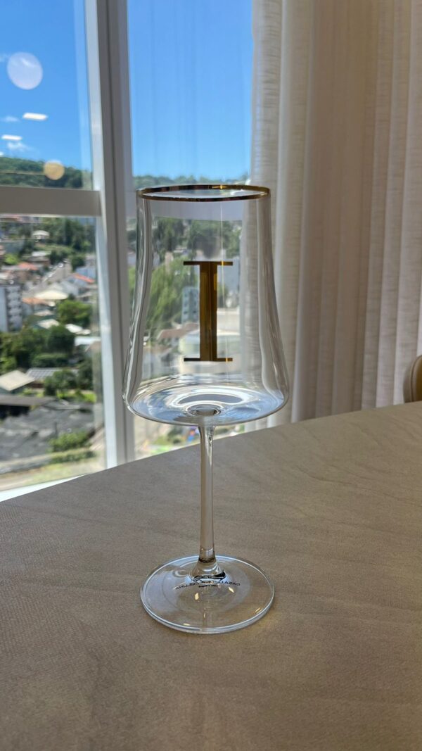 Taça Cristal Quadrada Personalizada Com Inicial e Filete Fino em Ouro 460ml